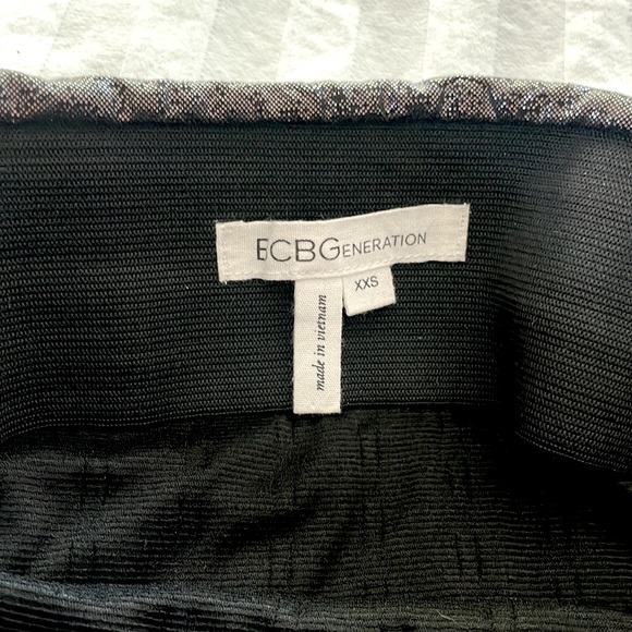 BCBGeneration | Metallic Mini Skirt | XXS - Picture 7 of 7